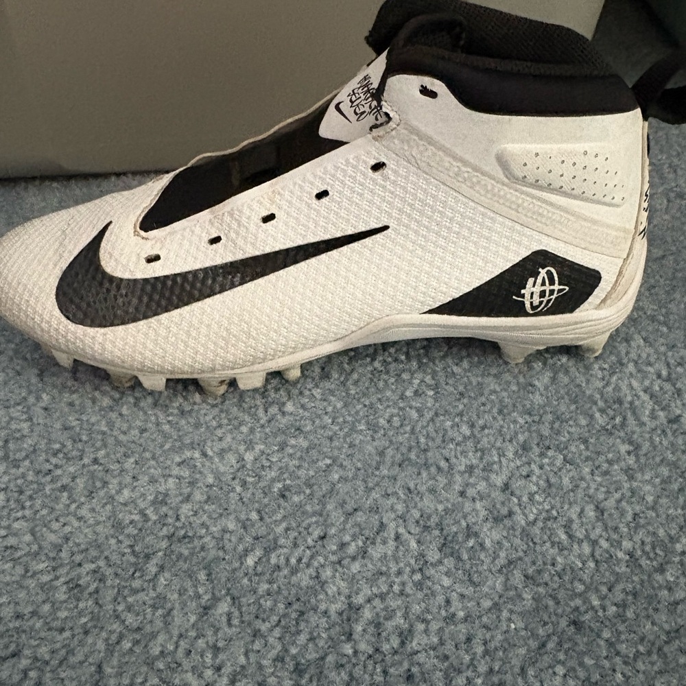 Nike Hurrache Kids White/Black Lacrosse cleats Very Good Condition